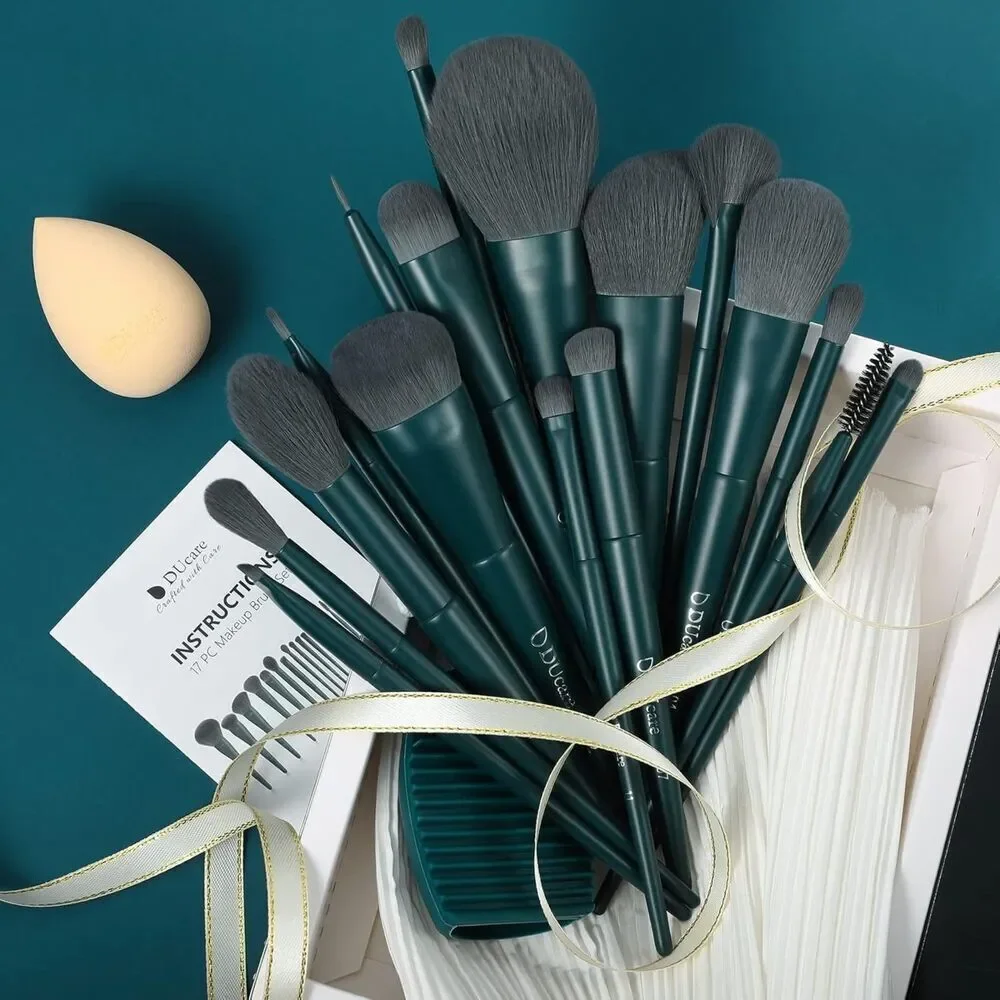 DUcare 17pcs Professional Brushes With 1pc Cleaning Mat And 1pc Makeup Sponge
